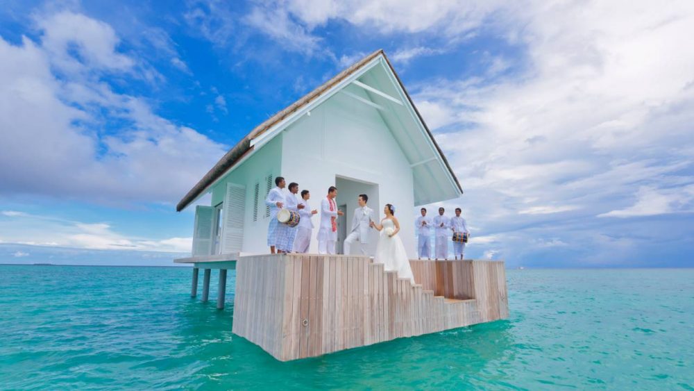 Four Seasons Maldives wedding landaa giraavaru