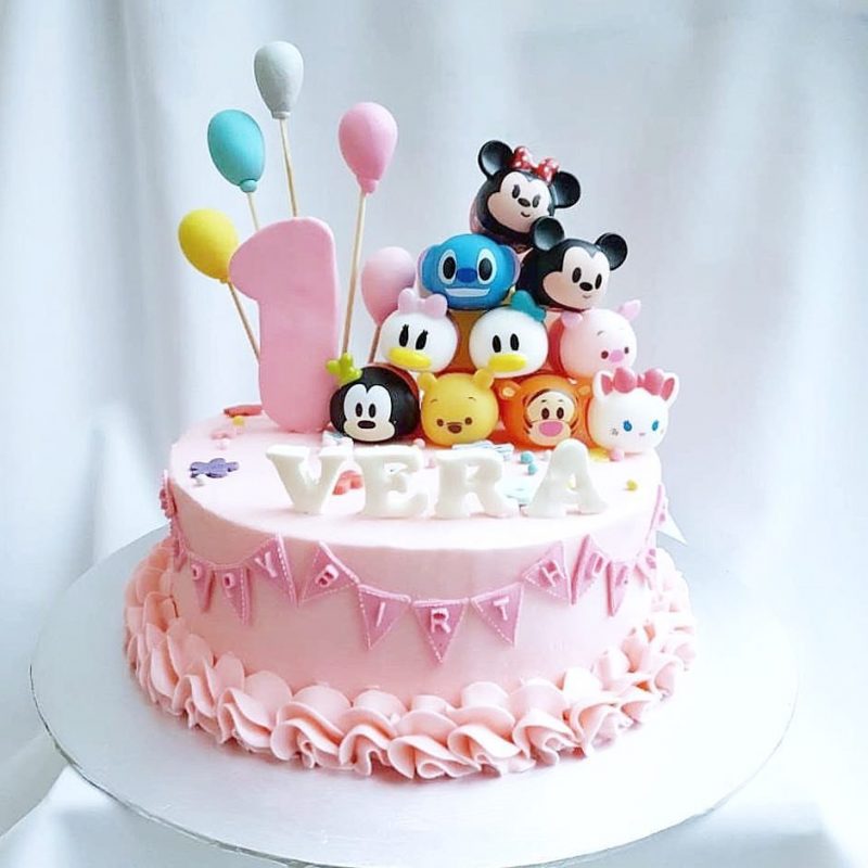 Delightfully Cake / Vereen on Instagram: “Disney tsum tsum cake #2tiers  #realcake #disney #tsumtsum #birthdaycake #band… | Motivtorten kinder,  Kuchen ideen, Kuchen