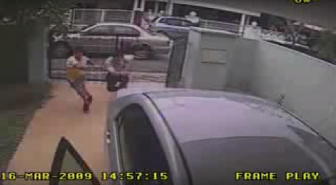 CCTV Camera Footage Shows How Quickly You Can Get Robbed in 