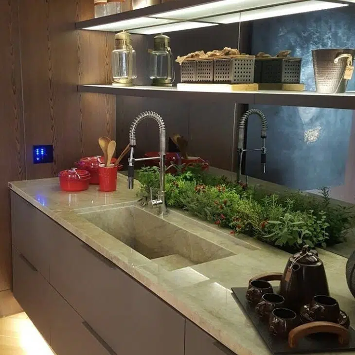 How to Grow Herbs in a Small Kitchen 