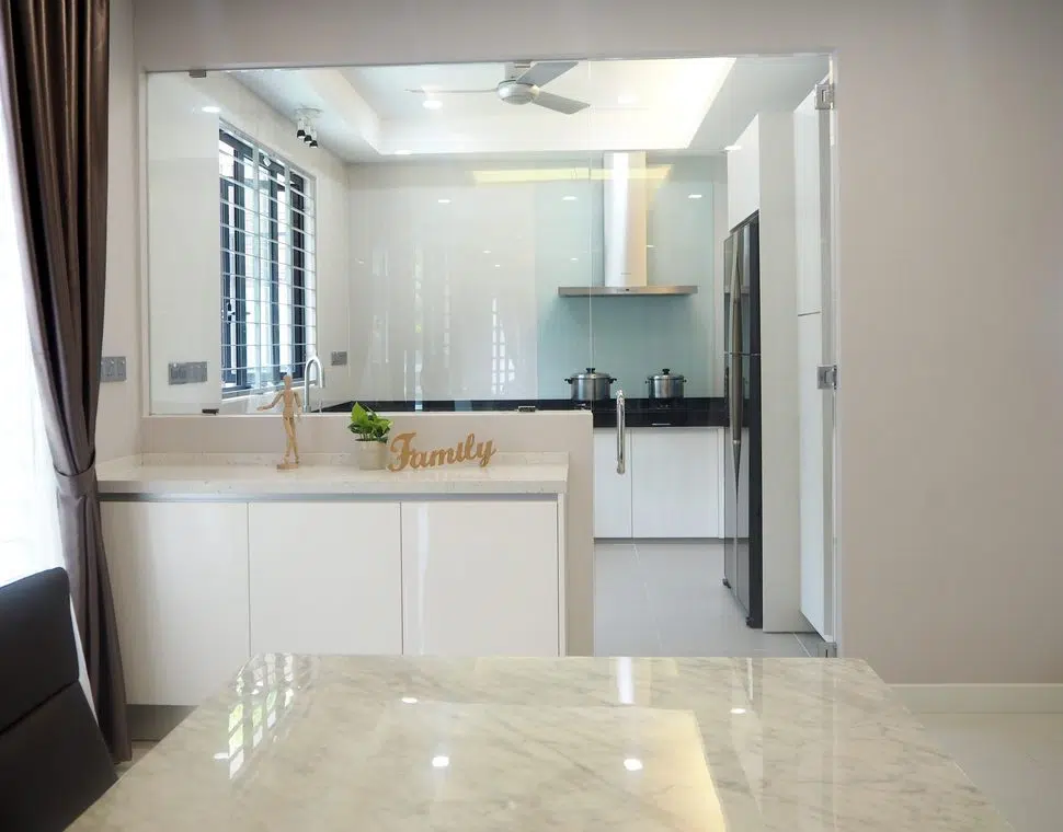 Wet and dry kitchen design for bungalow in Subang Jaya by Meridian Inspiration