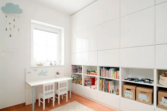 Glossy wardrobe with flush doors and low open shelving