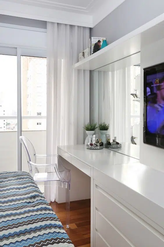 Makeup vanity table 