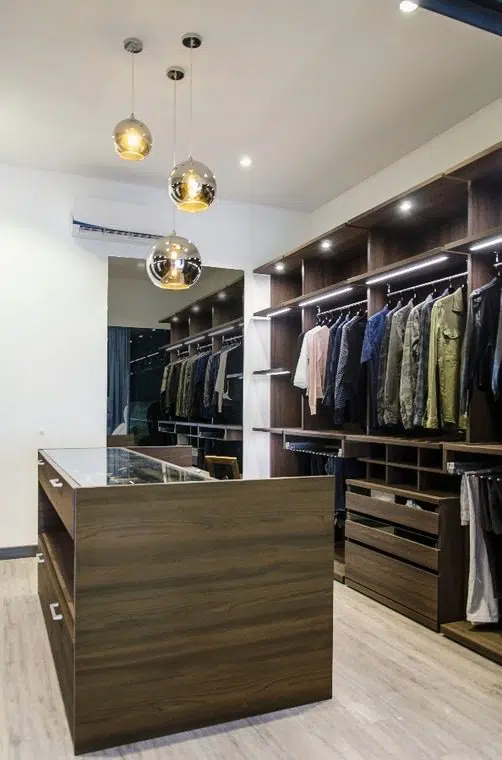 Walk-in closet