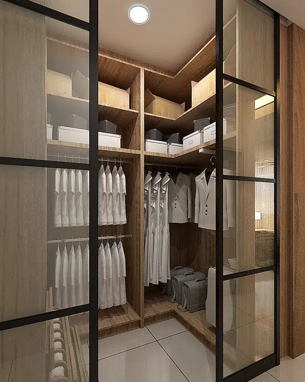 Walk-in closet