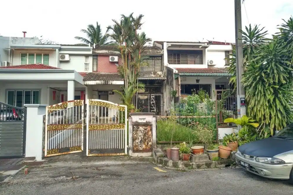 Condition of the terrace house in Kepong before renovation